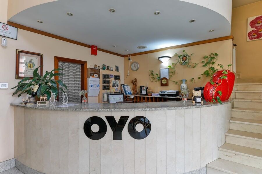 Oyo Hotel Can Peixan Alcarraz Extérieur photo